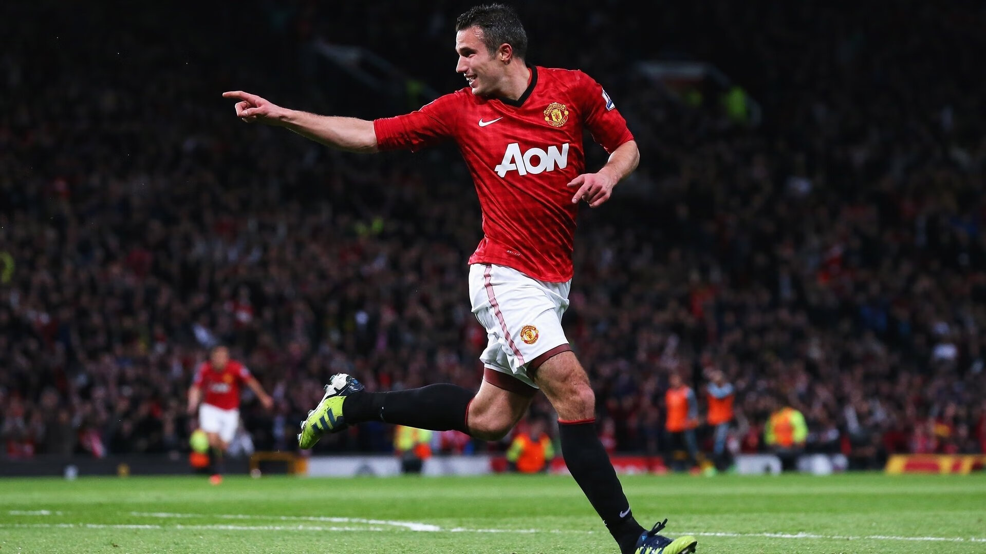 英超比赛高潮迭起，精彩进球和关键扑救成为焦点，英超经典比赛